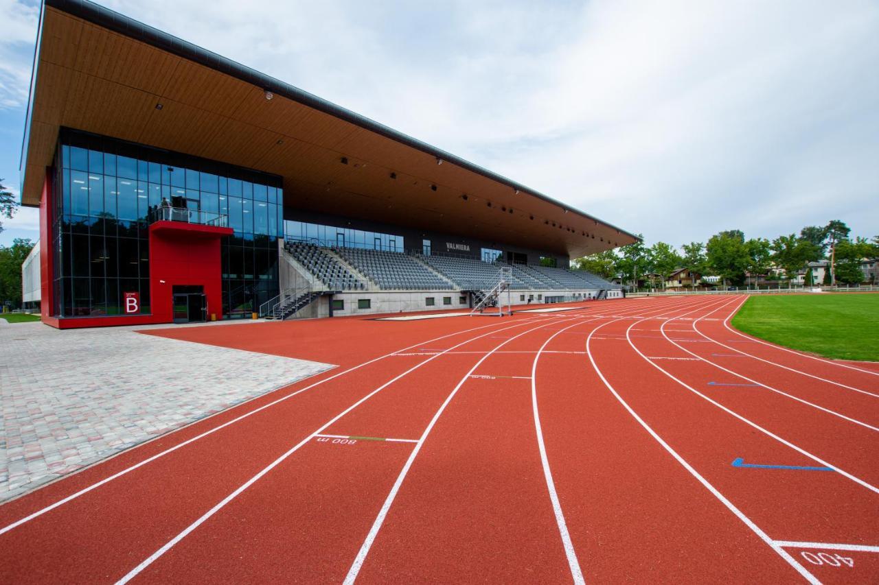 Stadium Hotel Valmiera Exteriör bild