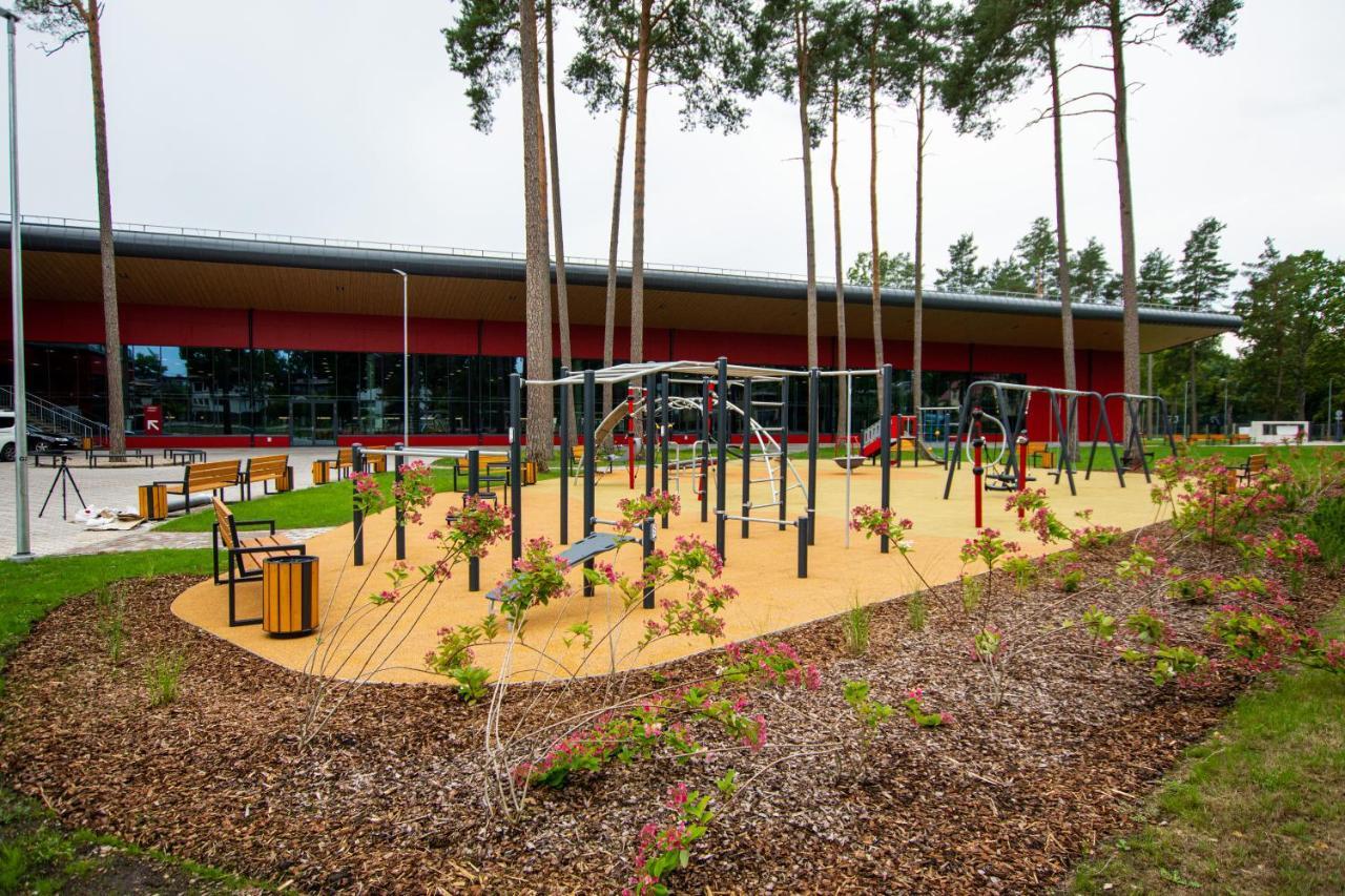 Stadium Hotel Valmiera Exteriör bild